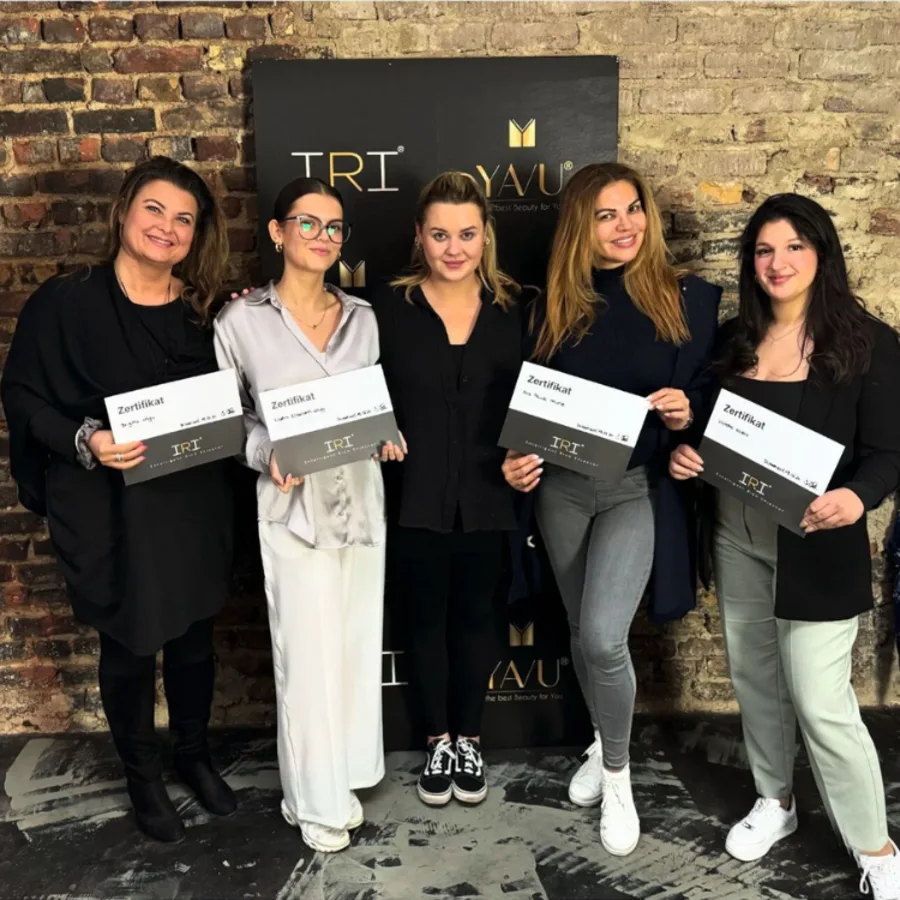 Absolventinnen der IRI® Filler-System Schulung mit Zertifikaten